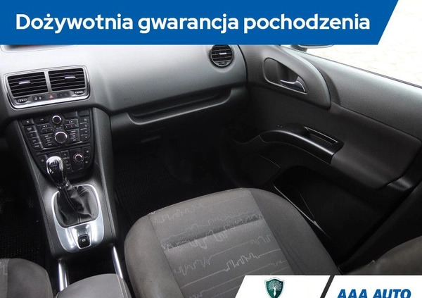 Opel Meriva cena 35000 przebieg: 118289, rok produkcji 2014 z Sopot małe 137